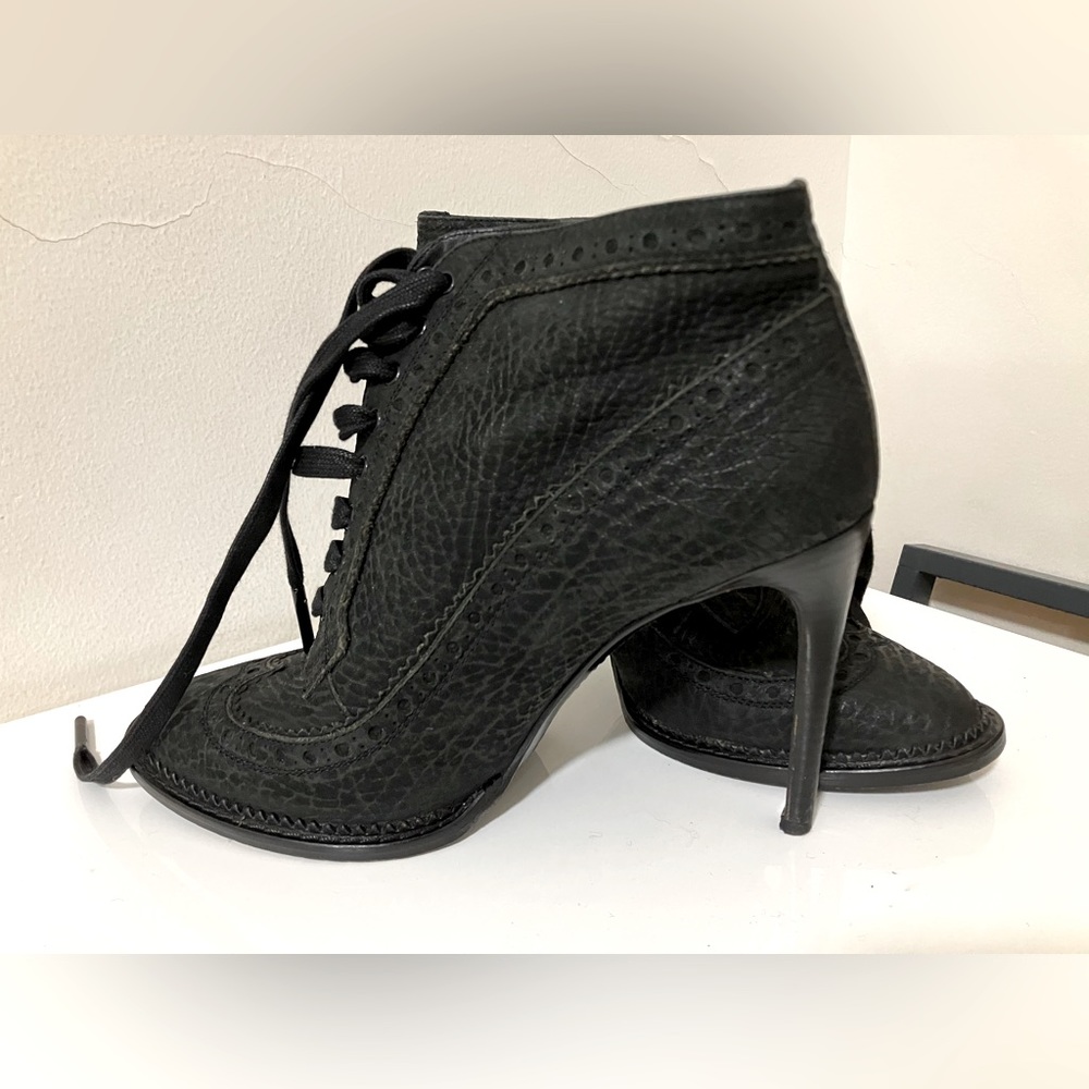 Burberry ankle high heel boots black 37.5 size 7